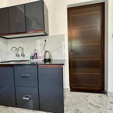 M M Residency Hotell Kochi Eksteriør bilde