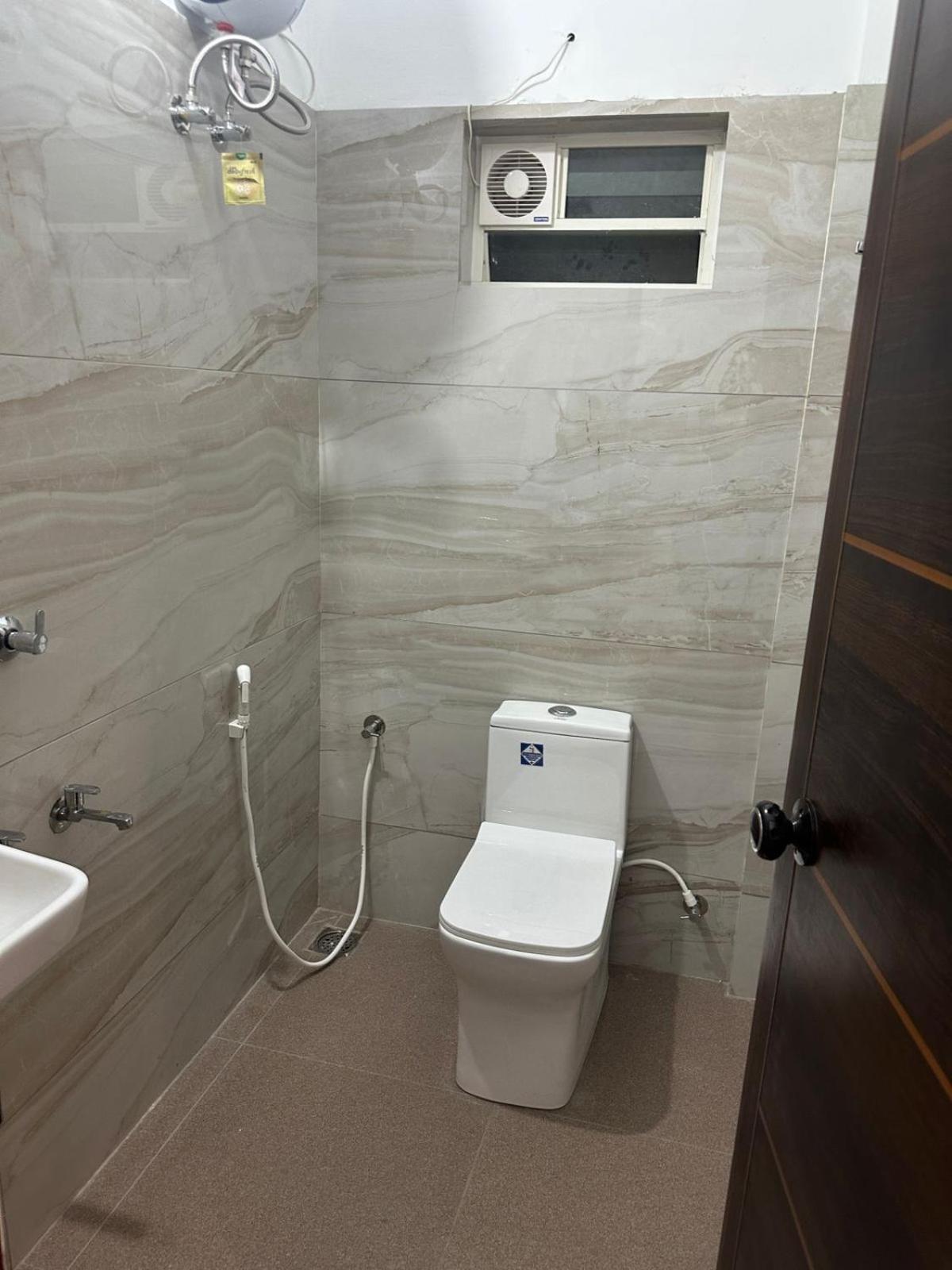 M M Residency Hotell Kochi Eksteriør bilde