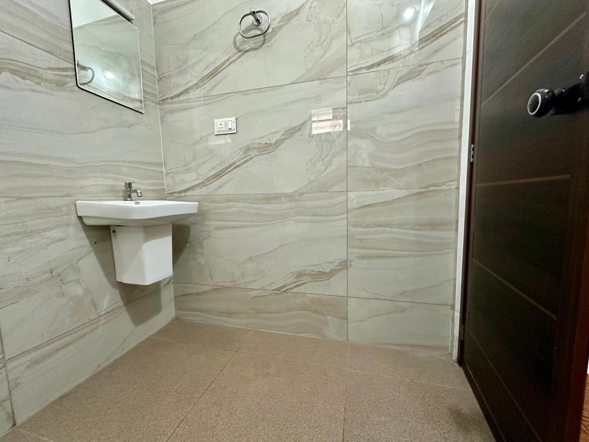 M M Residency Hotell Kochi Eksteriør bilde